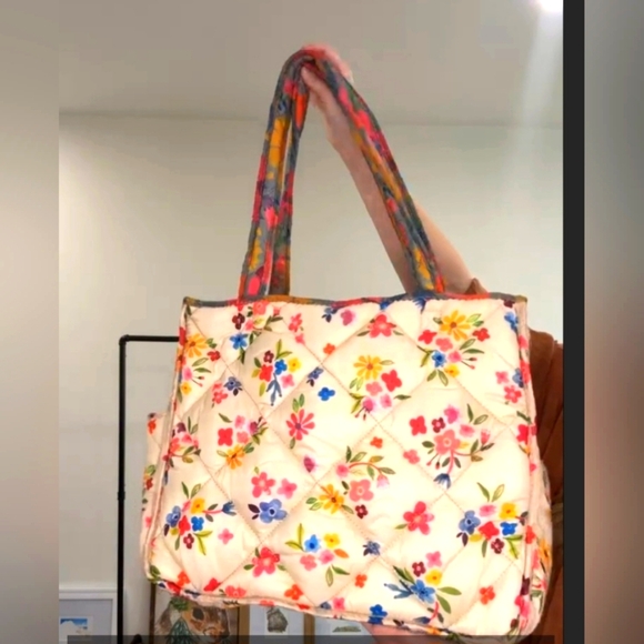 NATURAL LIFE Handbags - NWT The NATURAL LIFE Cream Floral Tote Bag